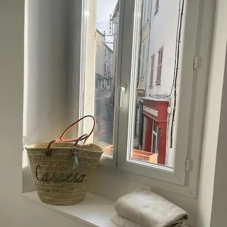 Au Coeur Du Vieil A 200m Des Plages, Superbe Appartement *
