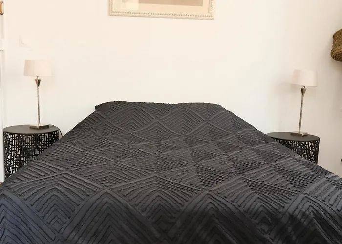 Au Coeur Du Vieil A 200m Des Plages, Superbe