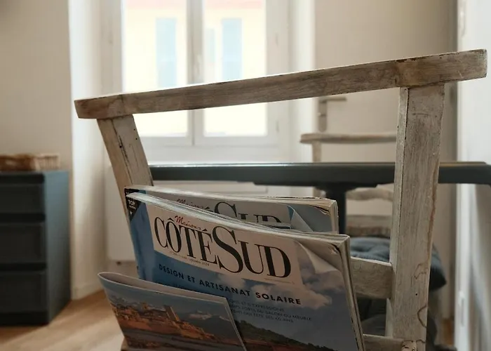 Au Coeur Du Vieil A 200m Des Plages, Superbe * Antibes