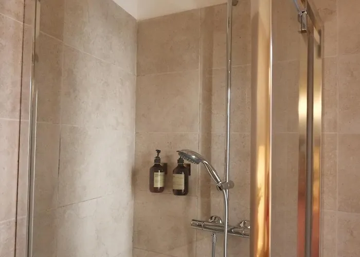 Au Coeur Du Vieil A 200m Des Plages, Superbe דירה אנטיב